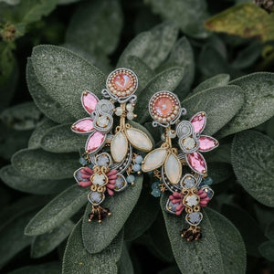 Große Soutache-Ohrringe in pastelligem Rosa, Hellblau und Weiß