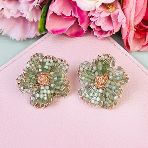 Besondere Blumen-StatementOhrringe aus Perlen in Mintgrün