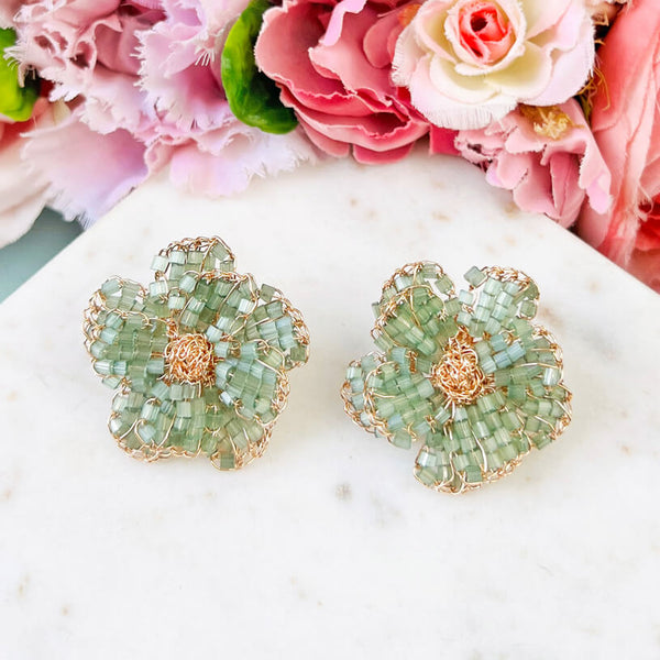Besondere Blumen-StatementOhrringe aus Perlen in Mintgrün