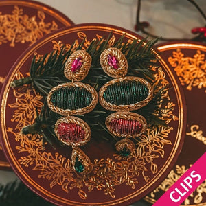 Elegante Soutache-Ohrclips mit Elementen in Grün und Rot