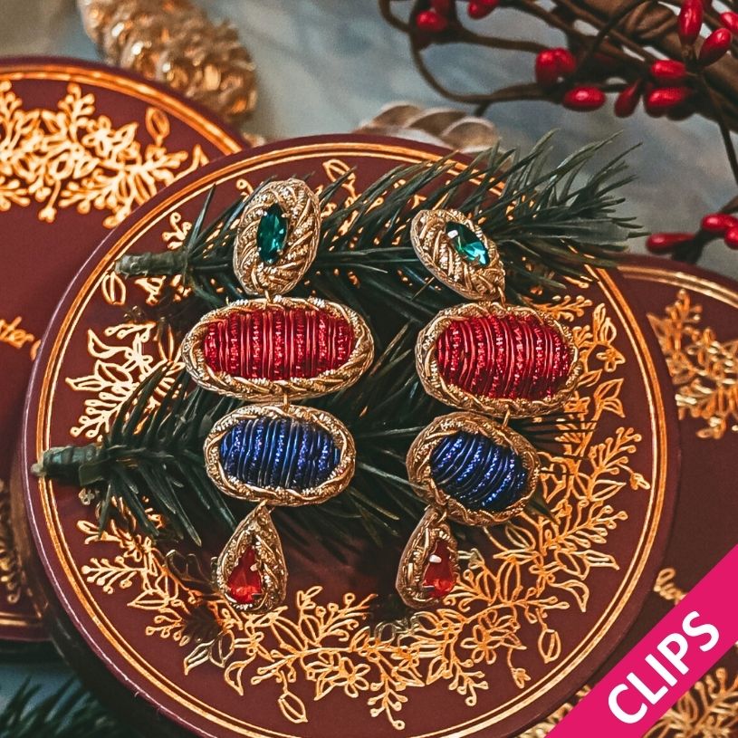 Elegante Soutache-Ohrclips mit Elementen in Rot und Blau