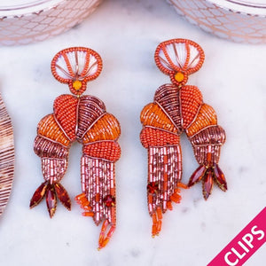 Sommerliche Soutache-Ohrclips als orangefarbene Garnele