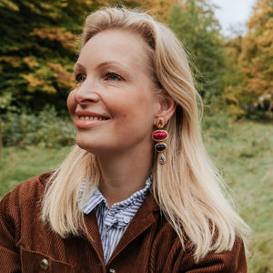 Elegante Soutacheohrringe mit Elementen in Pink und Blau