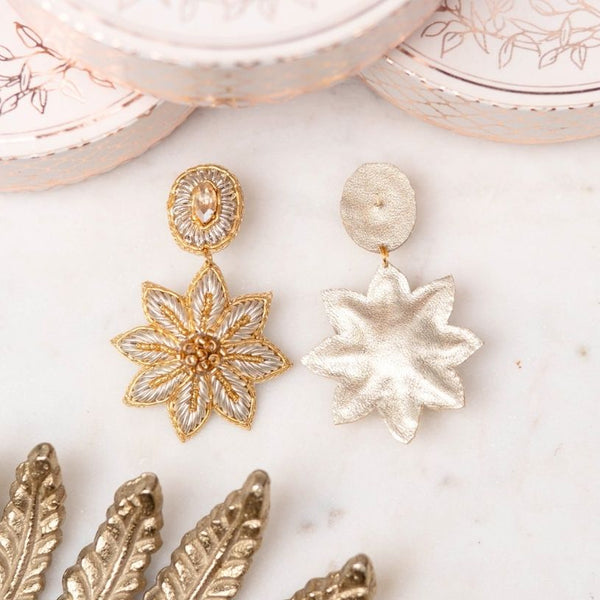 Elegante Soutache-Ohrringe als Edelweiß-Blüte