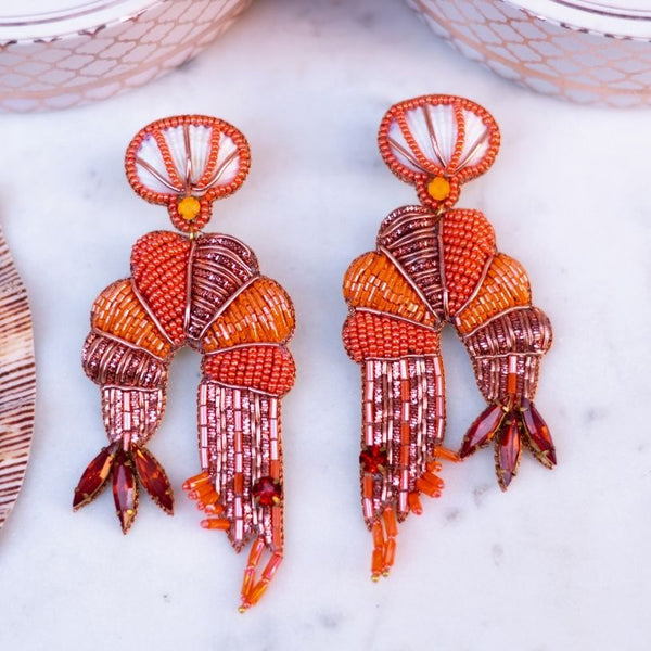 Sommerliche Soutache-Ohrringe als orangefarbene Garnele
