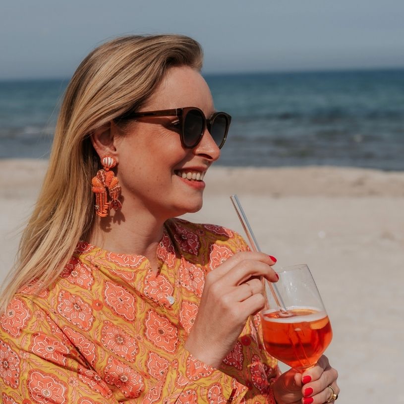 Sommerliche Soutache-Ohrringe als orangefarbene Garnele