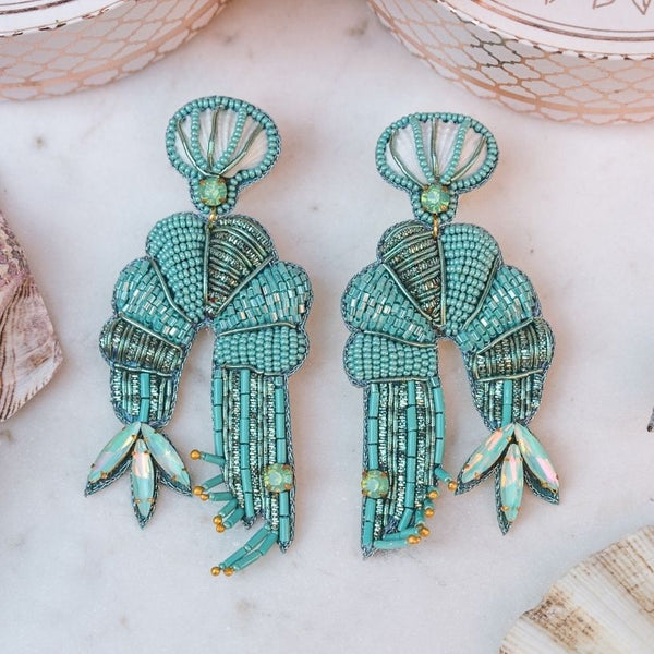 Sommerliche Soutache-Ohrringe als türkisblaues Garnele