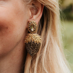 Zauberhafte Soutacheohrclips als edle Haselnuss