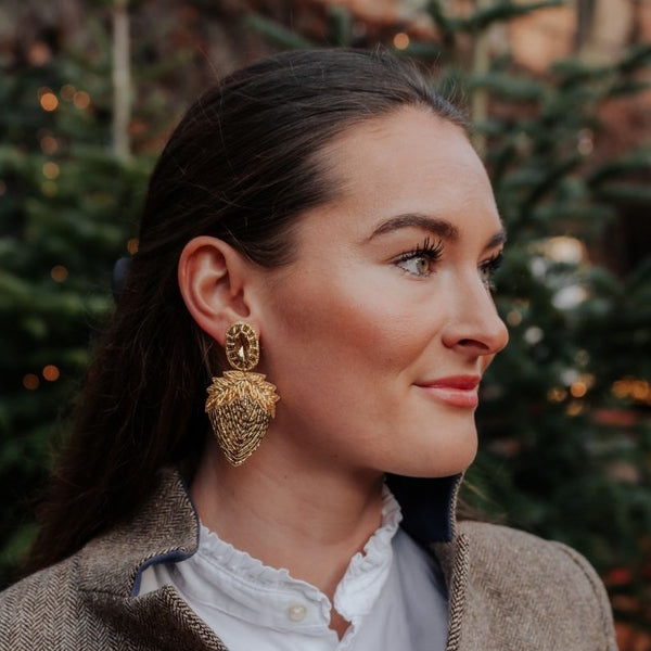 Zauberhafte Soutacheohrclips als edle Haselnuss