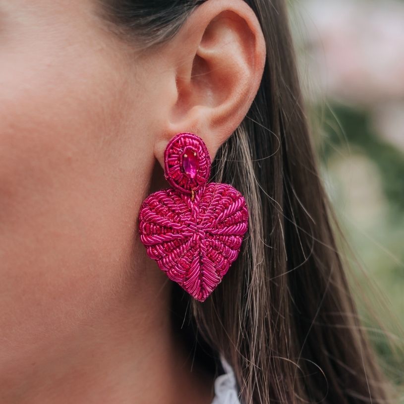 Pinke Soutache-Ohrringe als kleines Herz