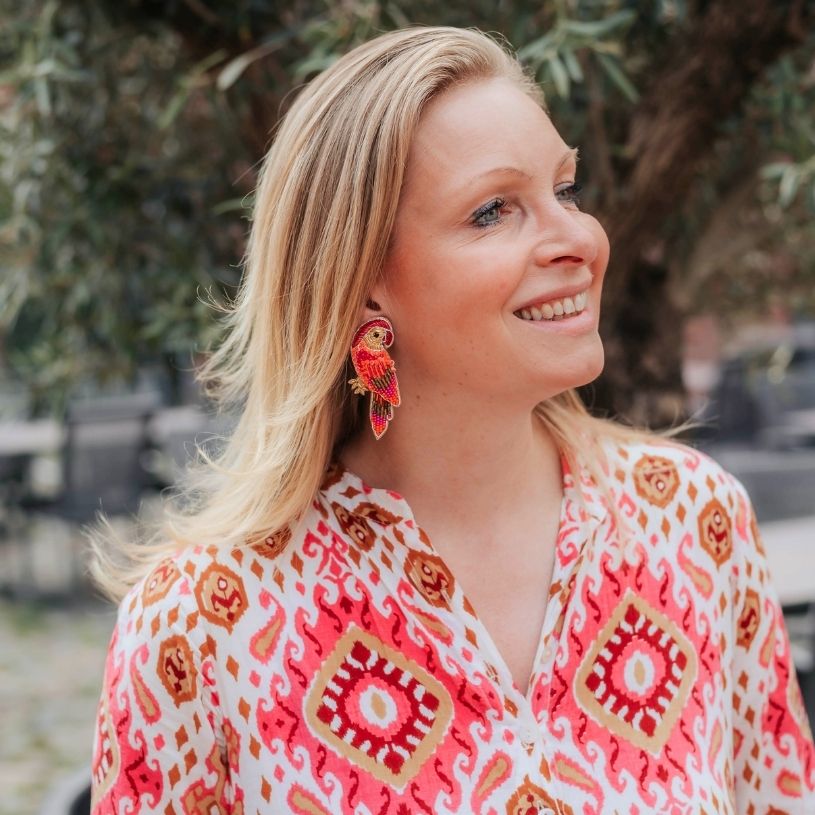 Pink-Orange Soutache-Ohrringe als Papagei