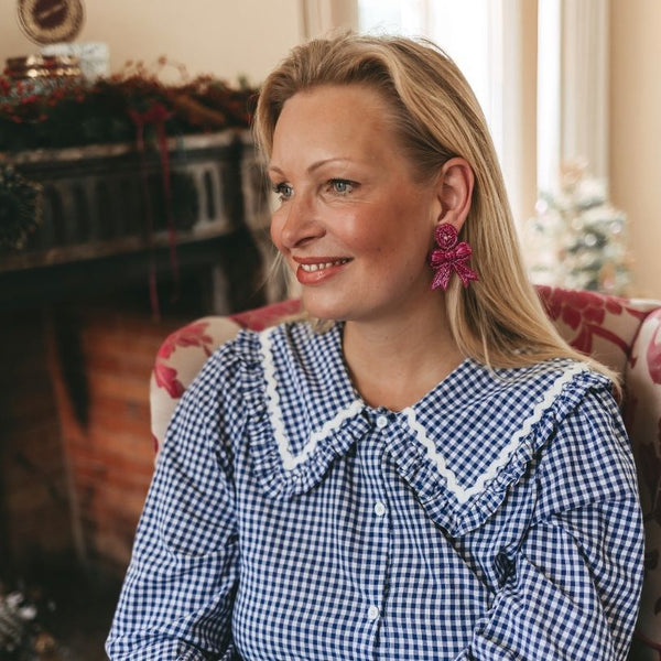 Festliche Soutacheohrringe als pinke Schleife