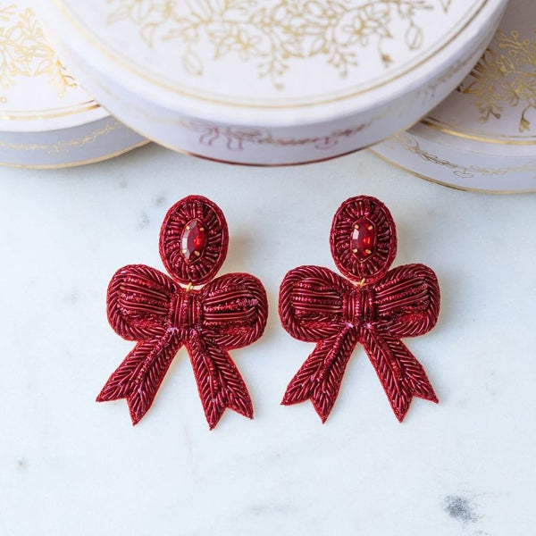 Festliche Soutacheohrringe als rote Schleife