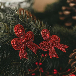 Festliche Soutacheohrringe als rote Schleife