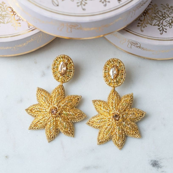 Zauberhafte Soutacheohrringe als goldener Anistern