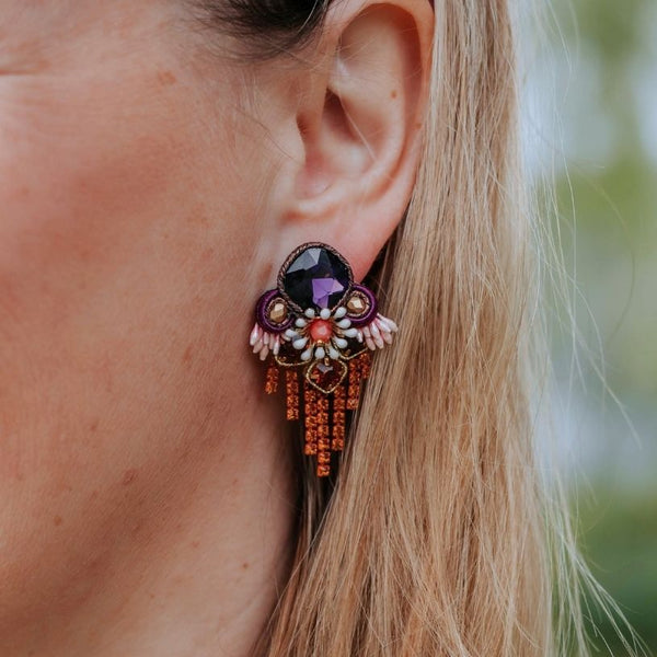 Raffinierte Soutache-Ohrringe in Violett und Braun