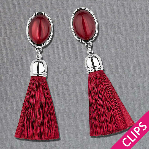 Rot schimmernde Ohrclips mit schöner Quaste in Bordeaux-Rot in Silberfarben von AmuseToi