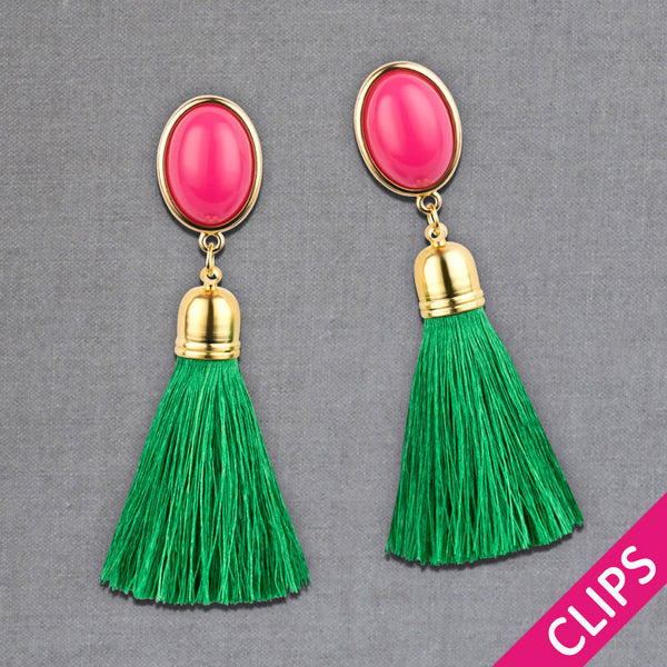 Ohrclips in Pink mit smaragdgrüner Quaste von AmuseToi