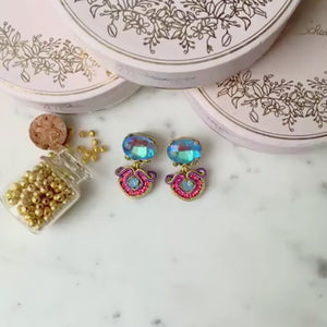 Vorbestellbar - Kleine Soutache-Ohrringe in Blau, Pink und Violett