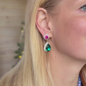 Pinke Glas-Kristall-Ohrstecker mit dunkelgrünem Kristalltropfen