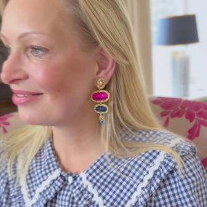 Elegante Soutacheohrringe mit Elementen in Pink und Blau