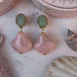 Sommerliche Muschel-Ohrstecker in Jadegrün und Rosa