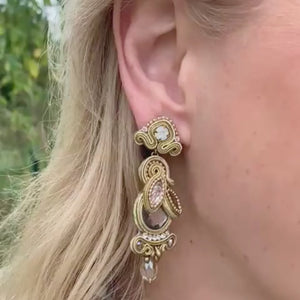 Vorbestellbar - Filigrane Soutache-Ohrringe in Champagner