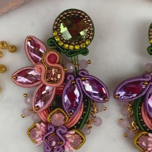 Große Soutache-Ohrringe in Hellkorall, Rosa, Grün und Flieder