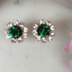 Runde Ohrstecker aus Glas-Kristallen in Dunkelgrün