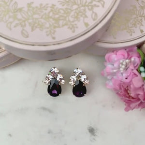 Glitzernde Ohrstecker aus Glas-Kristallen in Violett