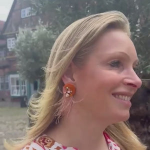 Funkelnde Feder-Statement-Ohrringe in Orange und Pfirsich
