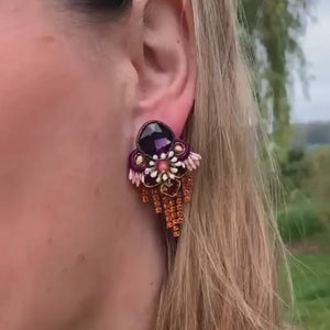Raffinierte Soutache-Ohrringe in Violett und Braun