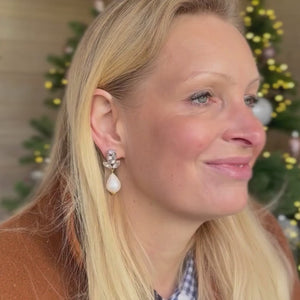 Rosafarbene Ohrstecker aus Glas-Kristallen mit leichter Baumwollperle