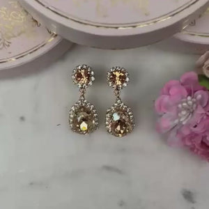 Champagnerfarbene Glas-Kristall-Ohrstecker mit Kristalltropfen