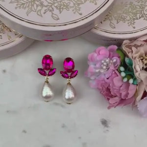 Pinke Ohrstecker aus Glas-Kristallen mit leichter Baumwollperle