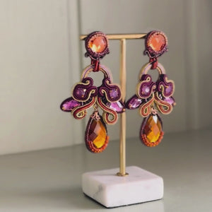 Hochwertige Soutache-Ohrringe in Violett und Braun