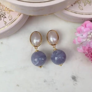 Stilvolle Kugel-Ohrclips in Perlmutt und Hellgrau