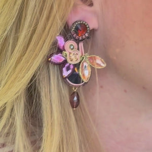 Auffällige Soutache-Ohrringe in Violett, Rosa und Braun