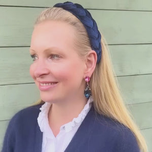 Funkelnde Ohrstecker mit Glas-Kristallen in Pink und Dunkelblau