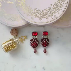 Vorbestellbar - Schlichte Soutache-Ohrringe in Dunkelrot