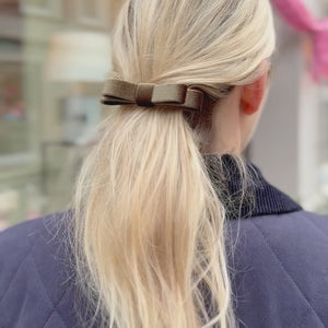 Haarspange mit Samt-Schleife in Braun