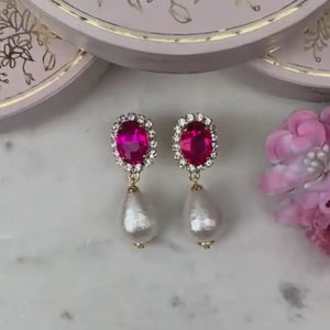 Edel funkelnde Ohrclips in Pink mit leichtem Baumwolltropfen