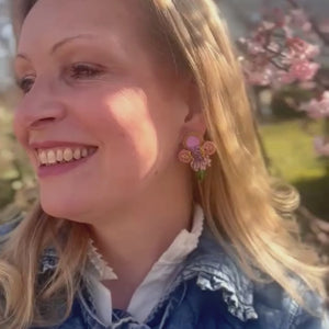Auffällige Soutache-Ohrringe in Rosa, Gelb, Grün und Flieder
