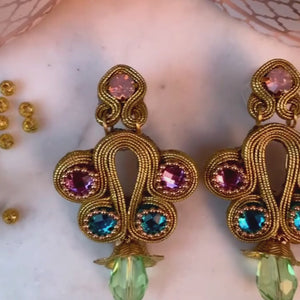 Stilbewusste Soutacheohrringe in Gold, Rosa, Flieder, Blau und Türkis