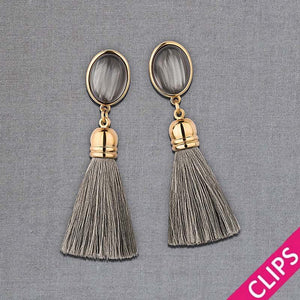 Vergoldete Ohrringe mit grauer Quaste von AmuseToi als Ohrclips